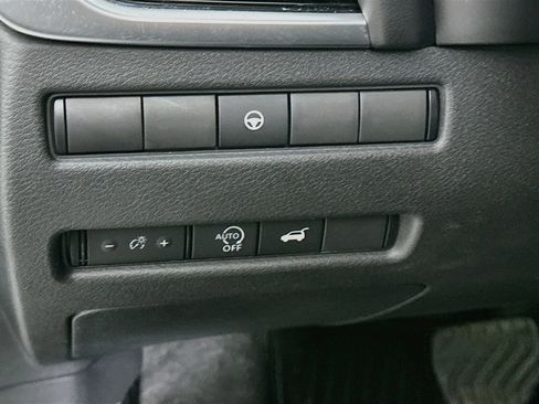 Used 2023 Nissan Rogue SL w/ SL Premium Package FWD image 16