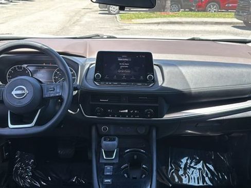 Used 2023 Nissan Rogue SV FWD image 13