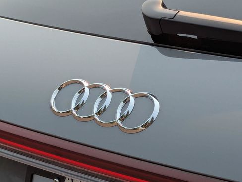 Used 2023 Audi Q4 e-tron Premium Plus w/ Premium Plus RWD image 36