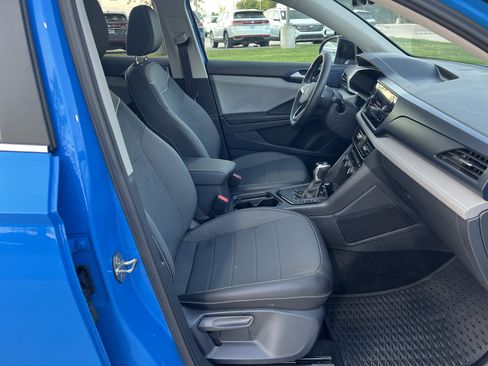 Certified 2024 Volkswagen Taos SE w/ Panoramic Sunroof Package image 28