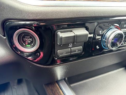 Used 2022 GMC Sierra 1500 Elevation w/ Elevation Premium Package image 32