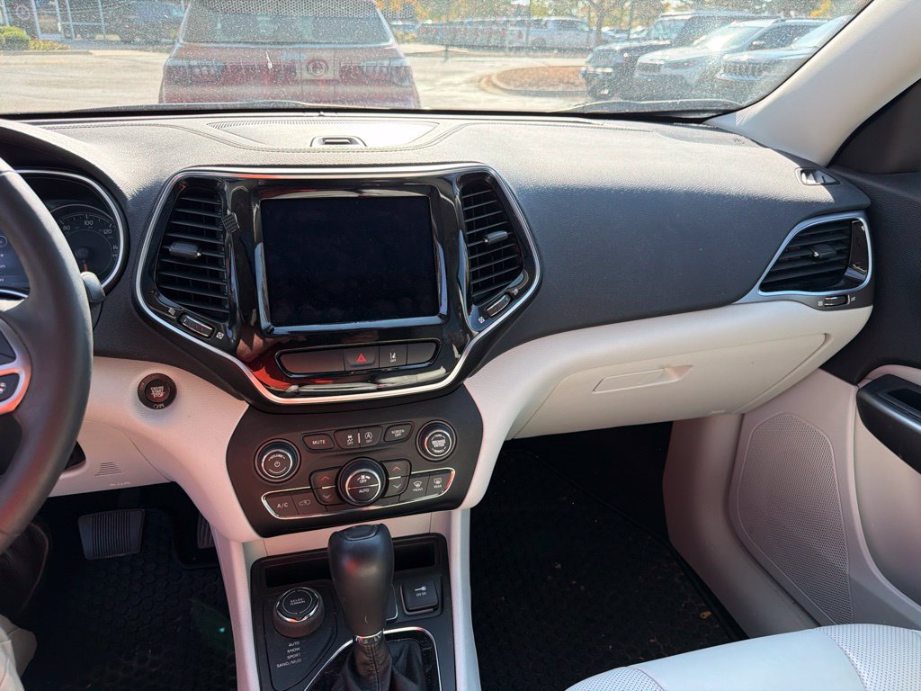 Used 2022 Jeep Cherokee Limited w/ Elite Package AWD/4WD image 10