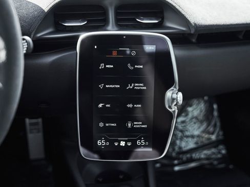 Used 2024 McLaren Artura RWD image 48