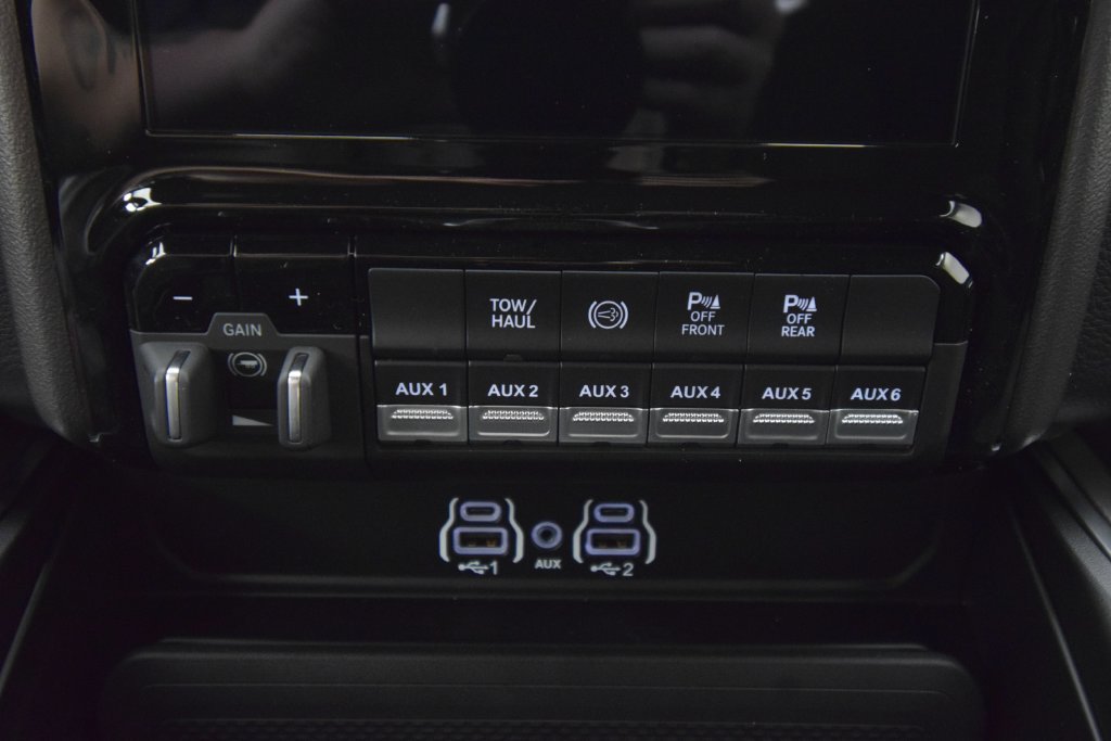 New 2027 RAM 3500 Big Horn AWD/4WD image 24