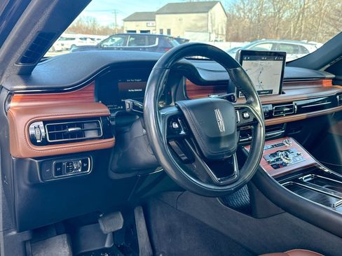 Used 2023 Lincoln Aviator Reserve w/ Equipment Group 201A image 16