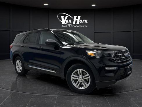 Used 2022 Ford Explorer XLT image 1