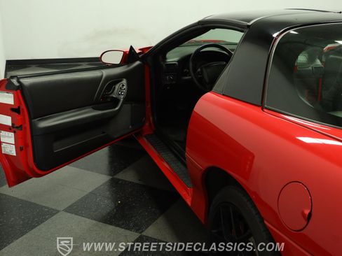 Used 2002 Chevrolet Camaro Z28 w/ SS Performance/Appearance Pkg RWD image 33