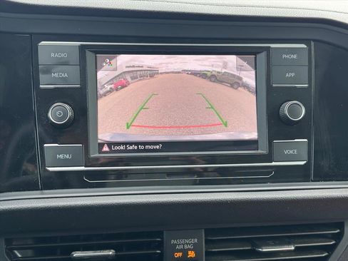 Used 2024 Volkswagen Jetta SE FWD image 25