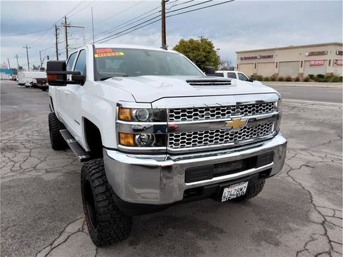 Used 2019 Chevrolet Silverado 2500 LT image 2