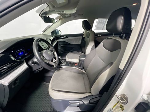 Used 2022 Volkswagen Taos S image 12