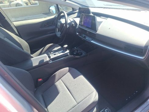 Used 2024 Toyota Prius LE FWD image 10