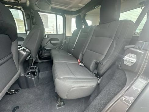 Used 2022 Jeep Wrangler Unlimited Sport AWD/4WD image 23