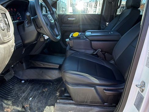 Used 2023 GMC Sierra 3500 Pro w/ Convenience Package image 17