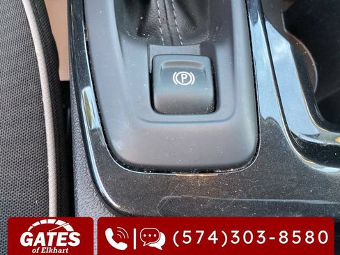 Used 2025 Chevrolet TrailBlazer LT AWD/4WD image 30