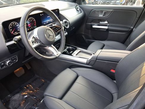 Used 2025 Mercedes-Benz GLA 250 4MATIC w/ Winter Package image 15