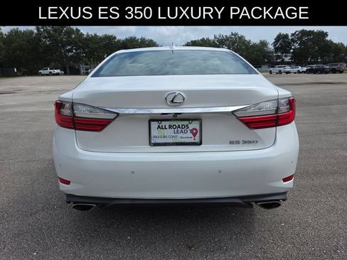 Used 2016 Lexus ES 350 w/ Luxury Package w/Wood Trim FWD image 4