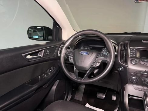 Used 2018 Ford Edge SE FWD image 21