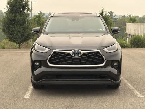 Used 2023 Toyota Highlander XLE AWD/4WD image 31