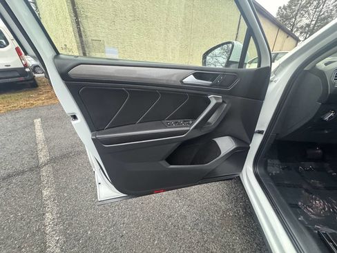 Used 2024 Volkswagen Tiguan SE AWD/4WD image 24