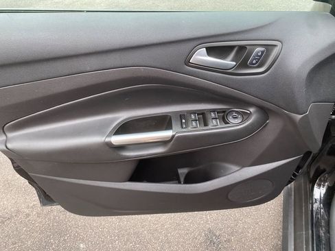 Used 2017 Ford C-MAX SE image 11