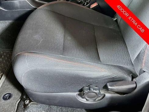 Used 2018 Toyota Tacoma SR5 RWD image 8
