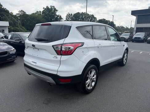 Used 2017 Ford Escape SE AWD/4WD image 4