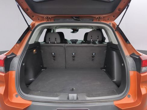 Used 2023 Chevrolet TrailBlazer LT FWD image 9