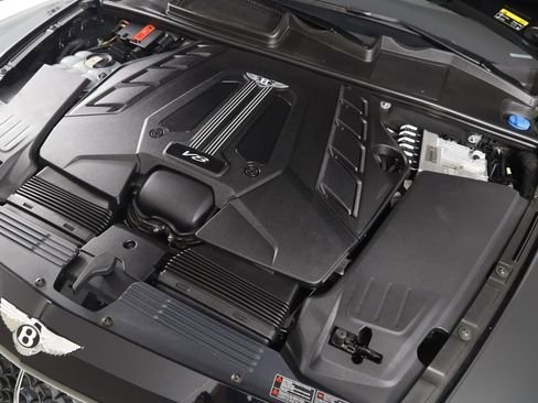 Used 2019 Bentley Bentayga image 28