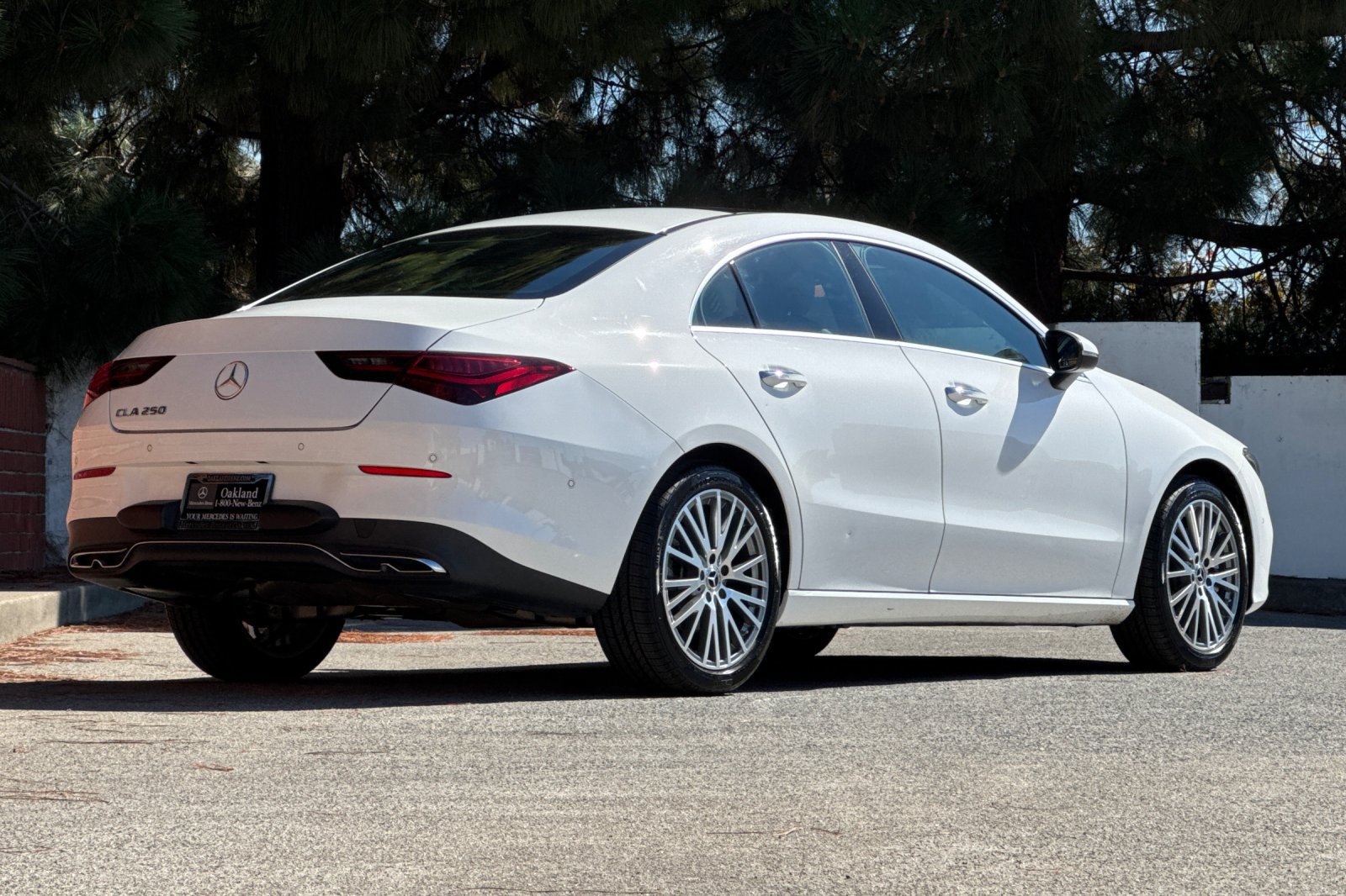 Used 2025 Mercedes-Benz CLA 250 image 4