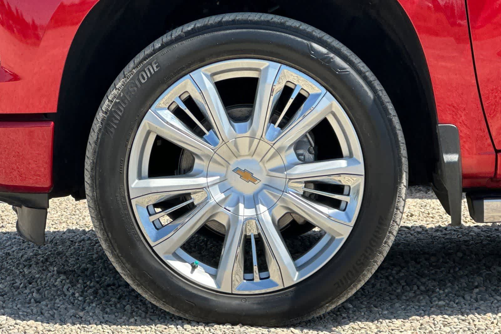 Used 2023 Chevrolet Silverado 1500 High Country w/ High Country Premium Package AWD/4WD image 35