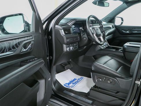 Used 2023 GMC Yukon Denali w/ Max Trailering Package AWD/4WD image 3