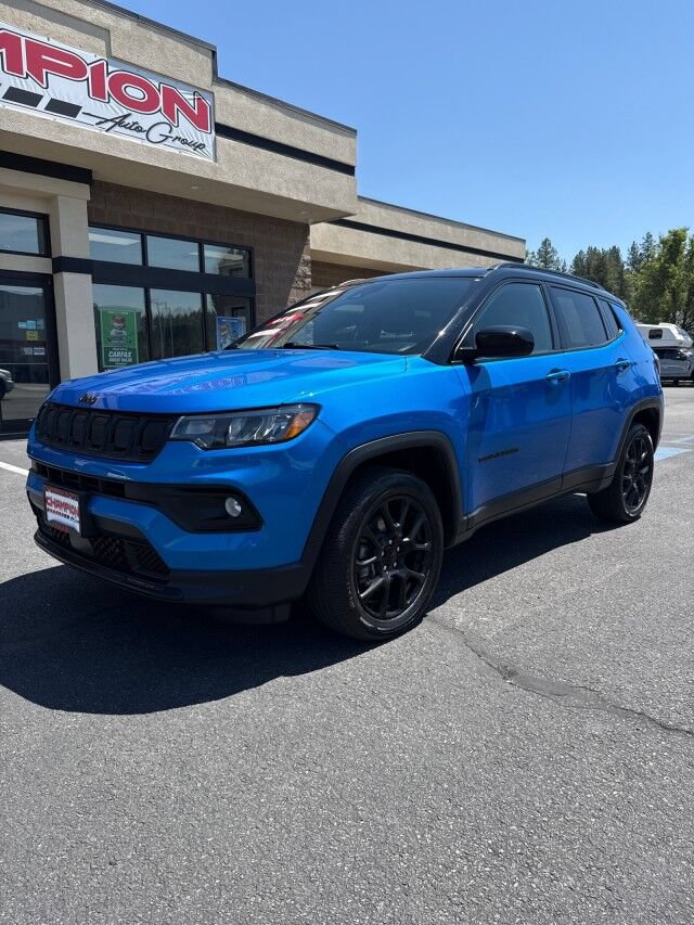 Used 2022 Jeep Compass Latitude AWD/4WD image 1