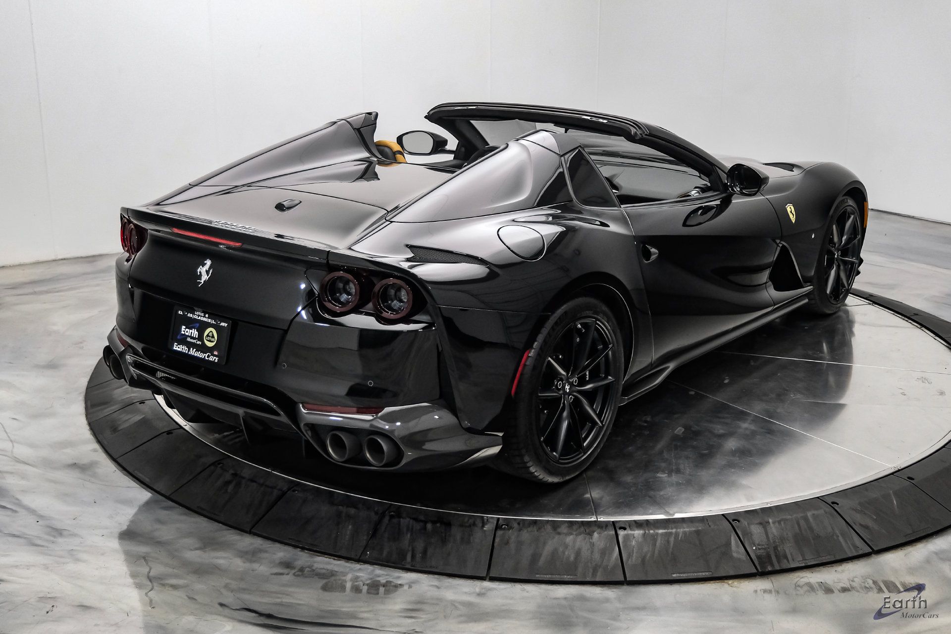 Used 2022 Ferrari 812 GTS RWD image 23