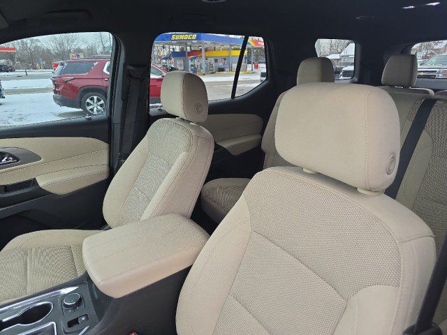 Used 2023 Chevrolet Traverse LS FWD image 17