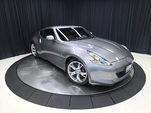 Used 2009 Nissan 370Z Touring w/ Sport Pkg RWD image 51