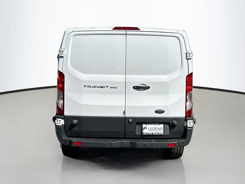 Used 2018 Ford Transit 250 148 Low Roof RWD image 7
