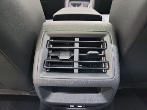 New 2026 Volkswagen Tiguan SE FWD image 34