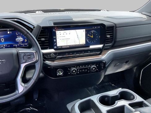 Used 2023 Chevrolet Silverado 1500 LT RWD image 7