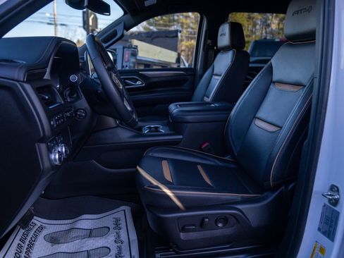 Used 2024 GMC Yukon AT4 w/ Technology Package image 19