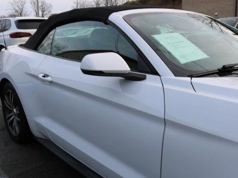 Used 2016 Ford Mustang Premium image 12