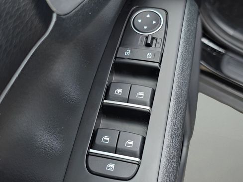 Used 2025 Kia Soul LX image 17