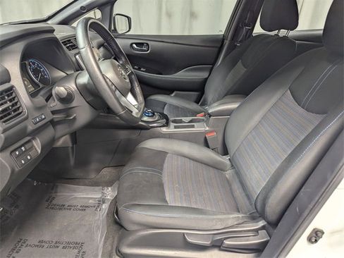Used 2022 Nissan Leaf SV image 9