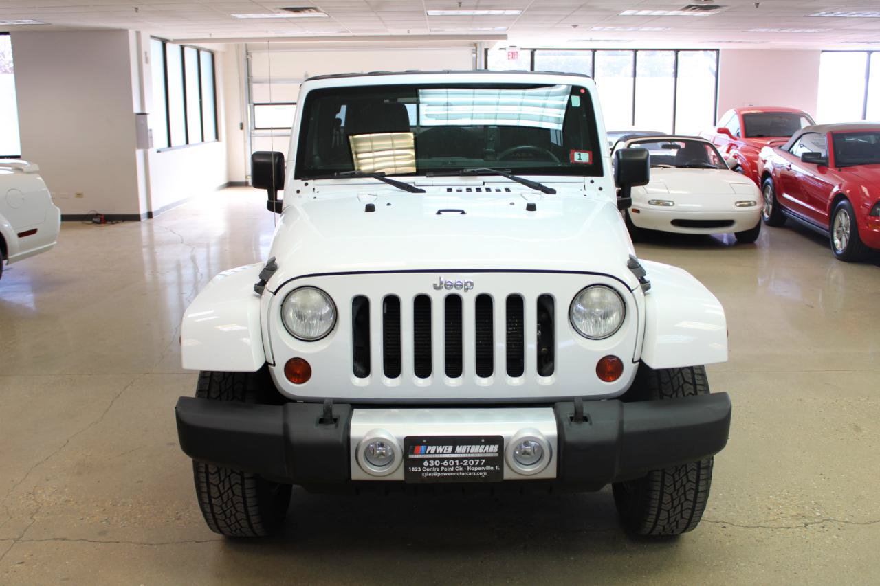 Used 2013 Jeep Wrangler Unlimited Sahara w/ Connectivity Group AWD/4WD image 12