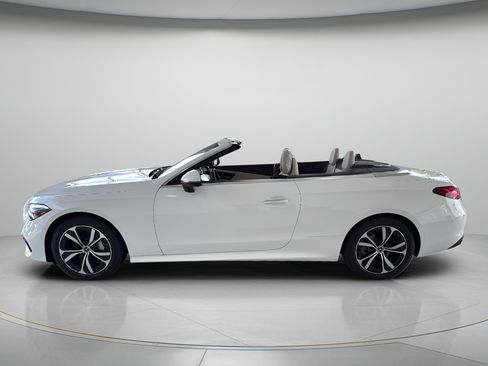 Certified 2026 Mercedes-Benz CLE 300 4MATIC Cabriolet image 3