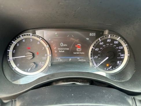Used 2023 Toyota Highlander LE FWD image 3