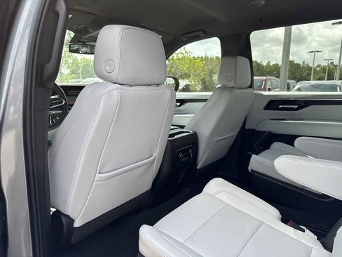 New 2025 Chevrolet Suburban Premier image 16