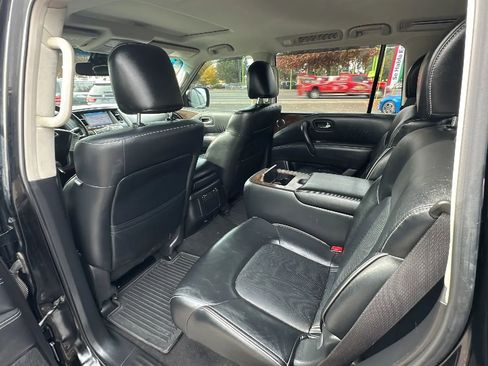 Used 2015 INFINITI QX80 Luxe w/ 22" Wheel Package image 10