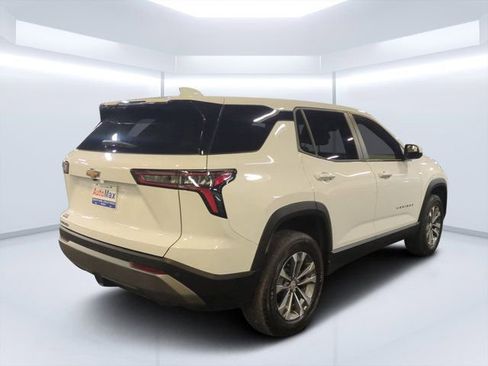 Used 2025 Chevrolet Equinox LT FWD image 3