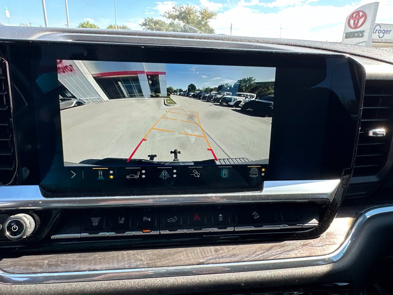 Used 2024 Chevrolet Silverado 2500 LTZ w/ LTZ Convenience Package AWD/4WD image 8