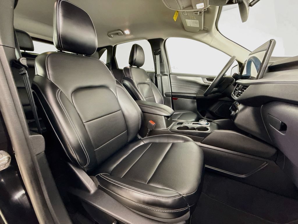 Used 2025 Ford Escape Platinum AWD/4WD image 30